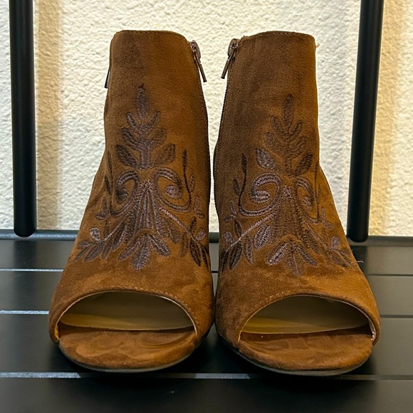 Andrew Geller, Open-Toe Booties - Picture 2 of 9